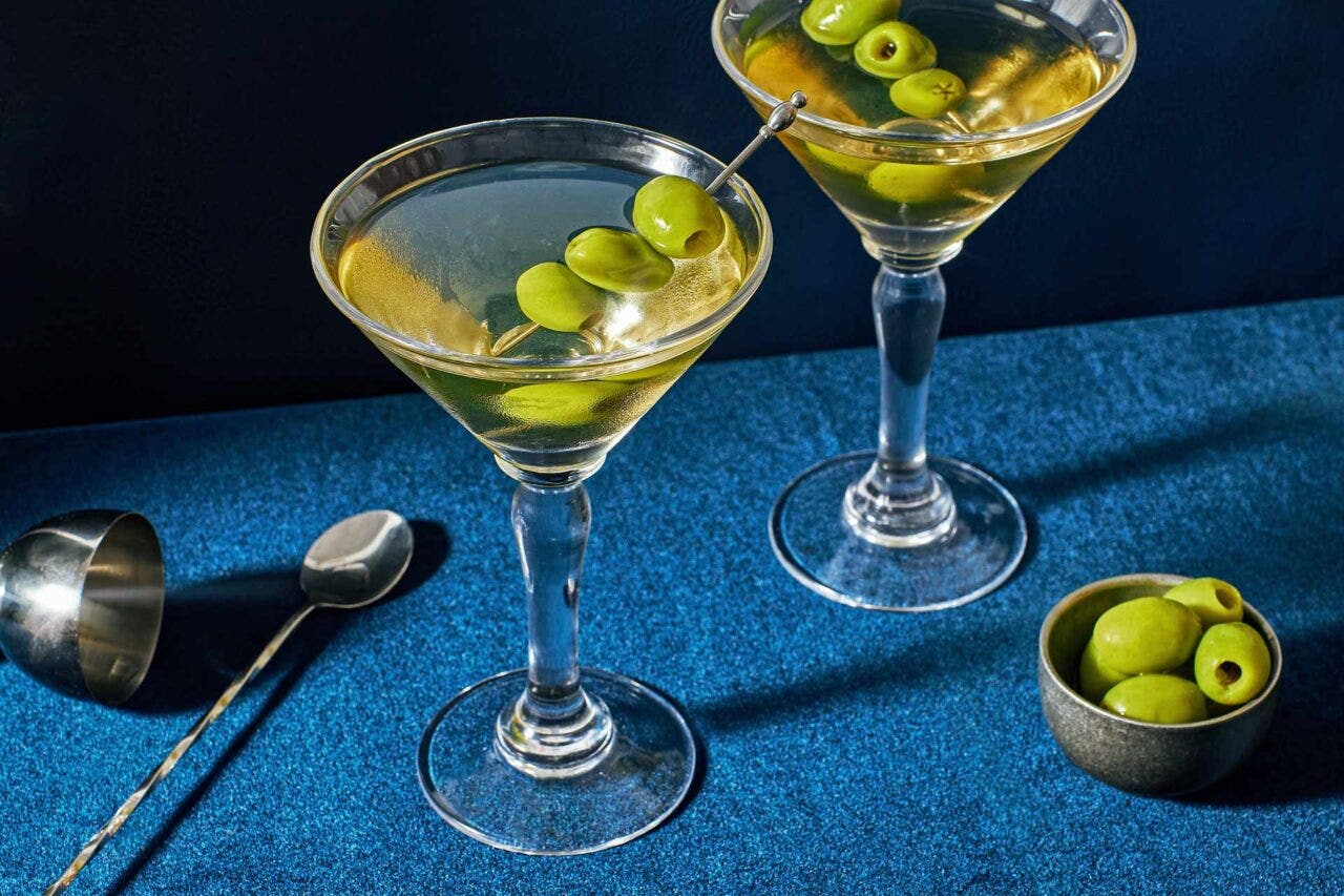 Vodka Martini vs Gin Martini: Classic Cocktail Choices